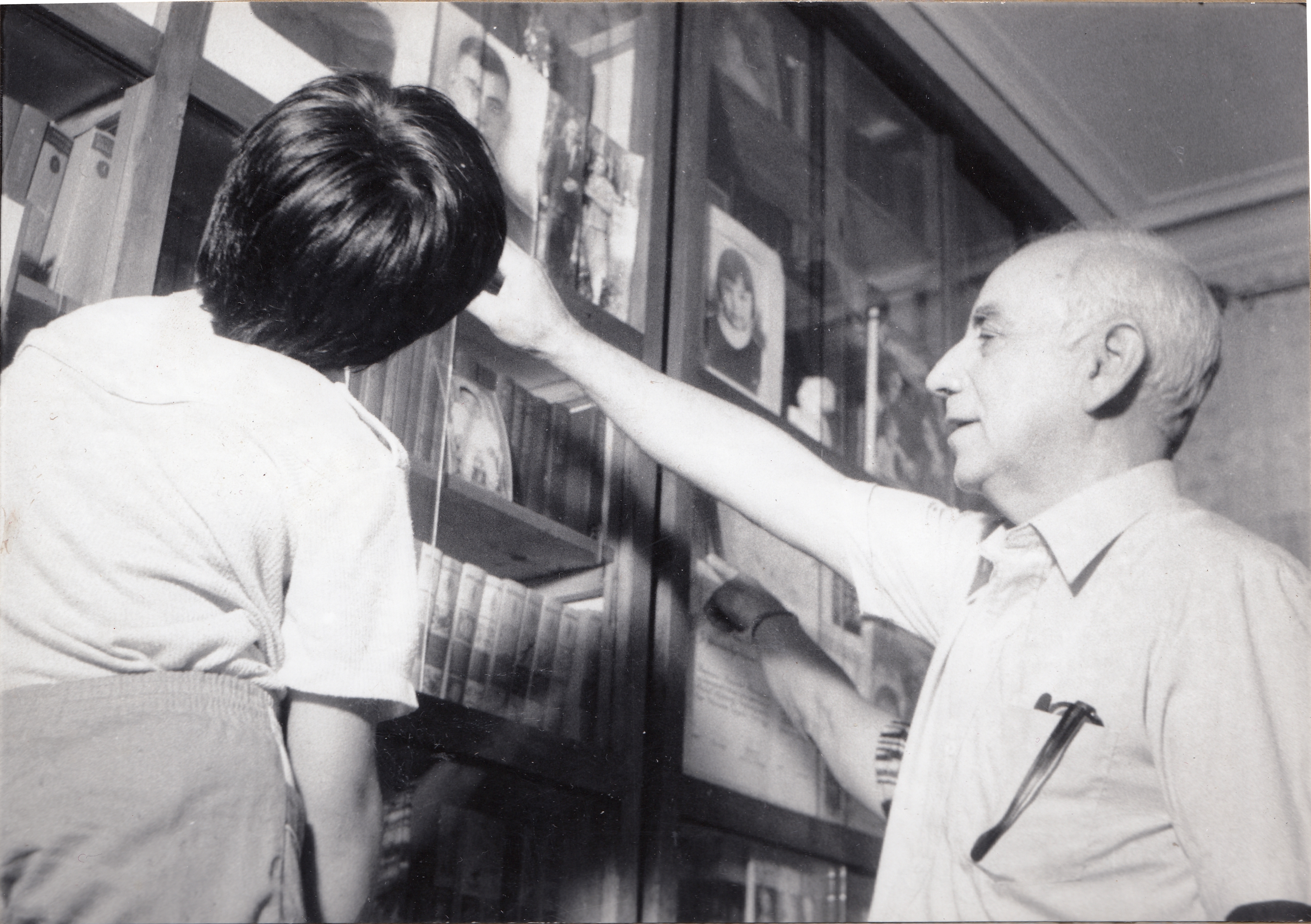 Osimi-Library-and-Child